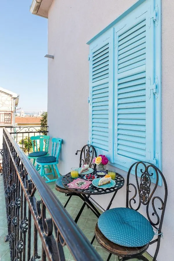 Blue Dreams Apartments In The Old Town With A Sea View Split