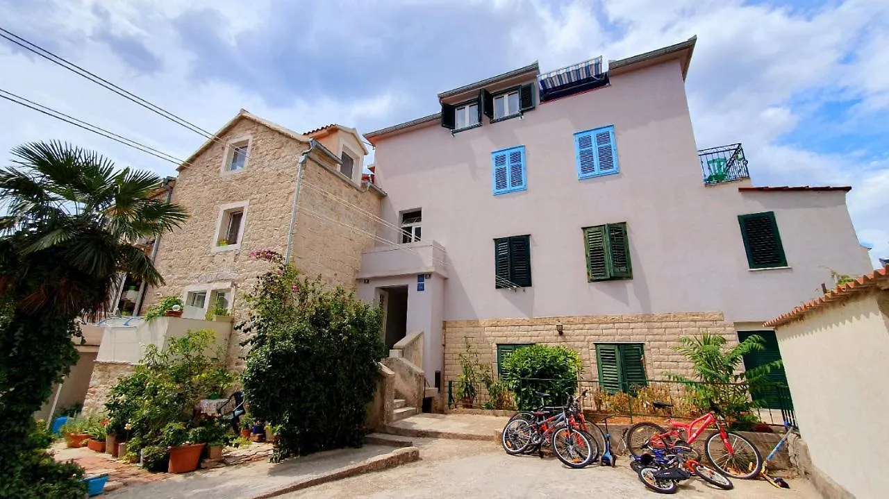 Blue Dreams Apartments In The Old Town With A Sea View Split