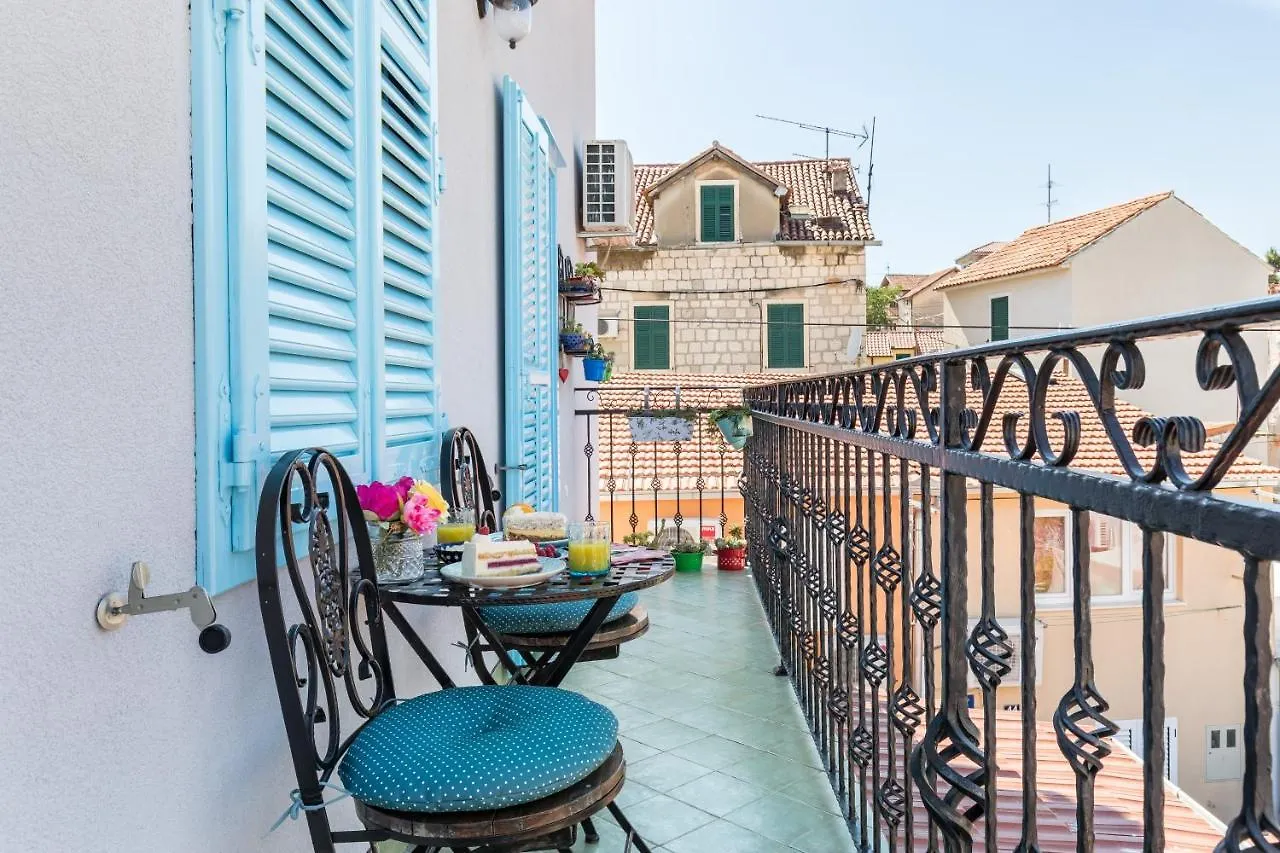 Blue Dreams Apartments In The Old Town With A Sea View Split