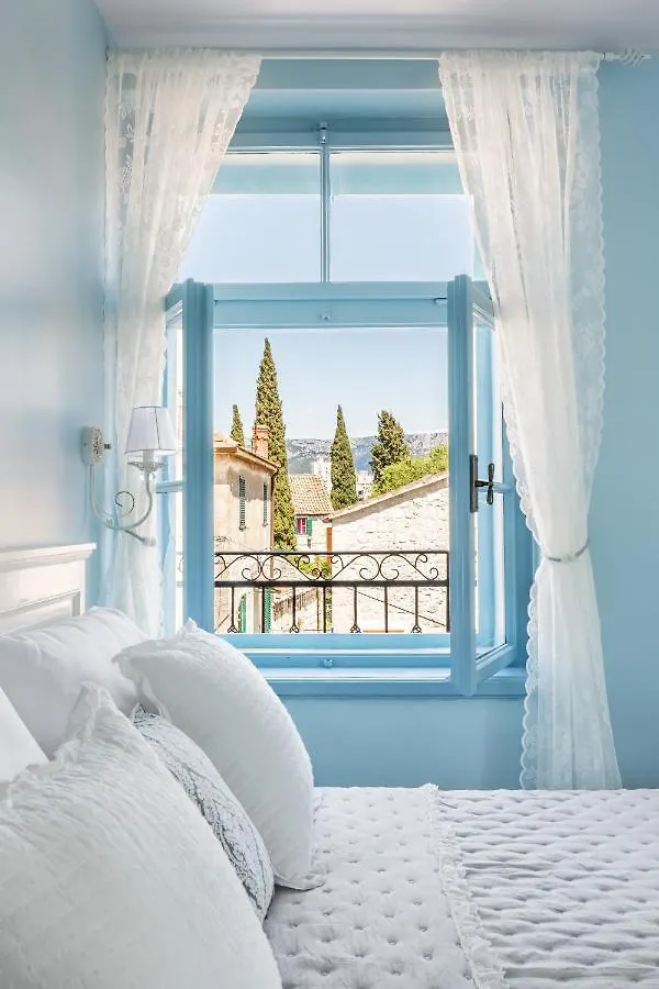 Blue Dreams Apartments In The Old Town With A Sea View Split