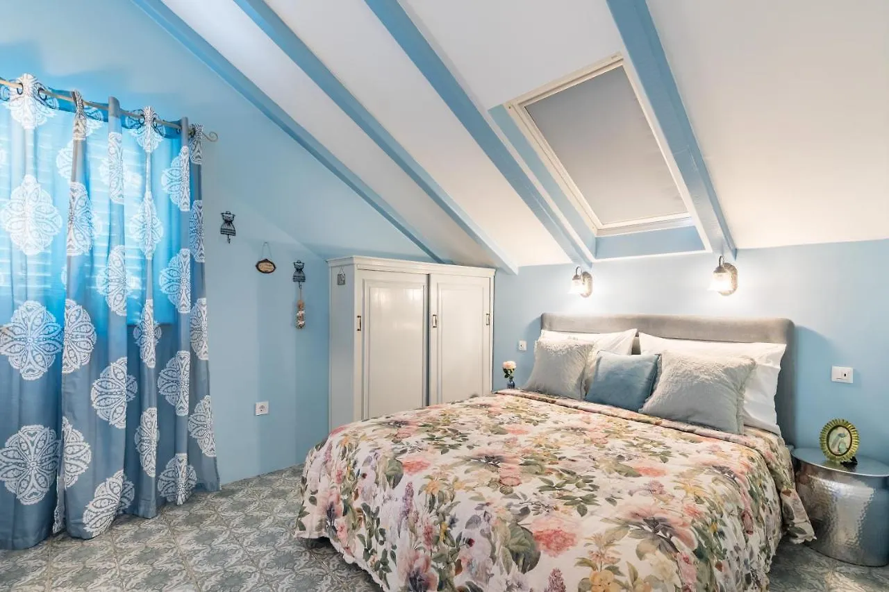 Blue Dreams Apartments In The Old Town With A Sea View Split