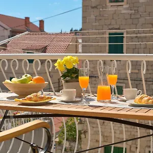 Sun Apartment